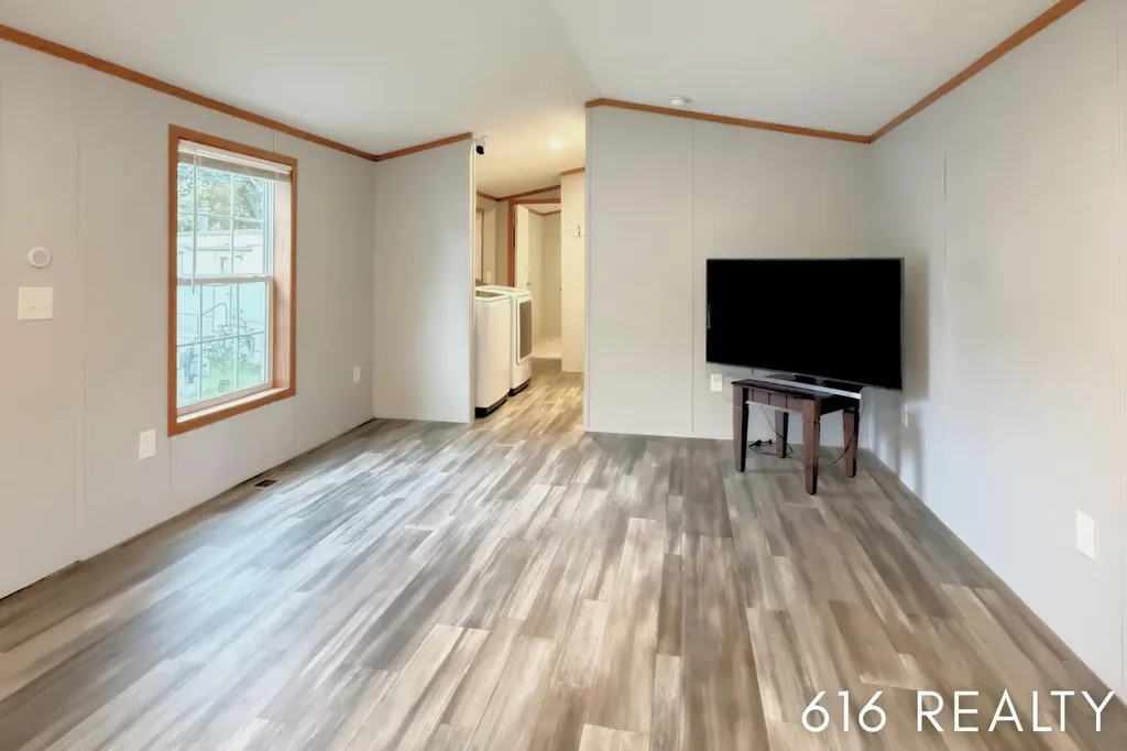 72 N Green Meadow Street SE Gaines Charter Township MI 49548