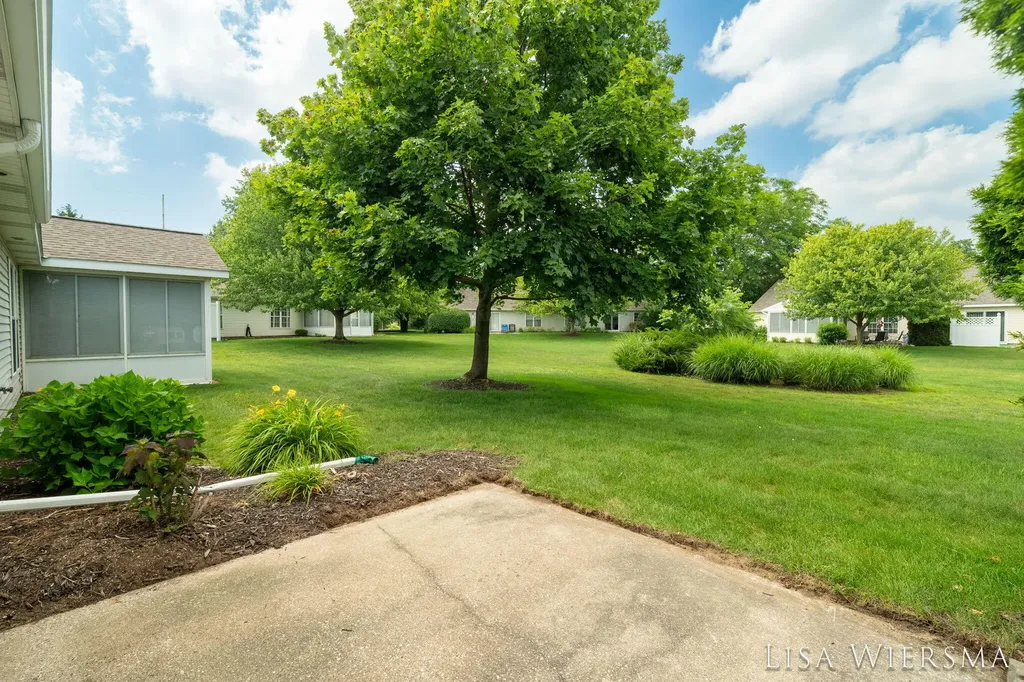 11967 Willow Wood Lane S Holland Charter Township MI 49424