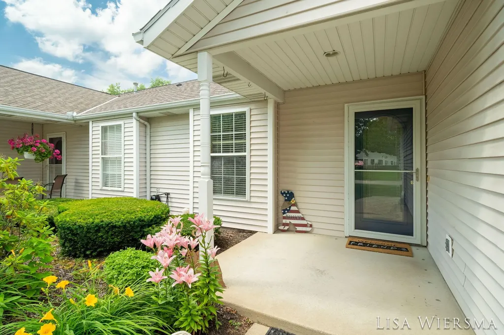 11967 Willow Wood Lane S Holland Charter Township MI 49424