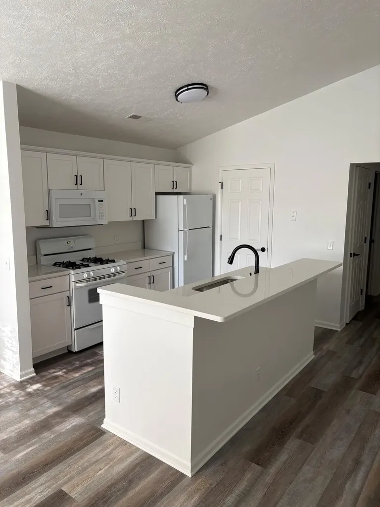 217 Hunters Lane NE Rockford City MI 49341