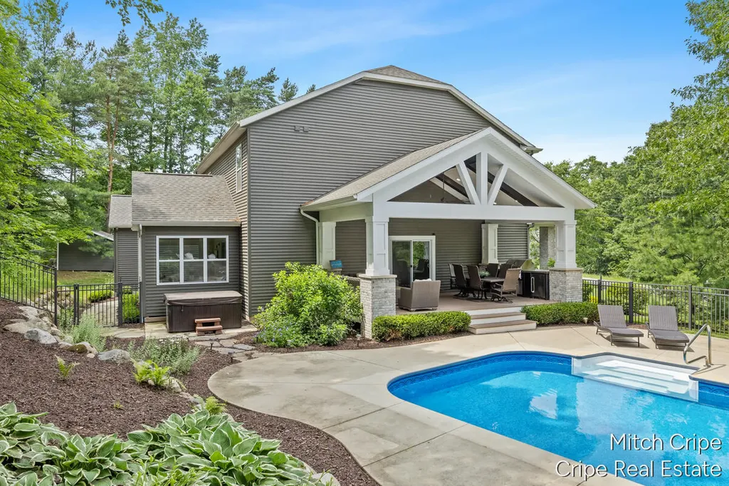 5050 Tiamo Lane NE Cannon Township MI 49341