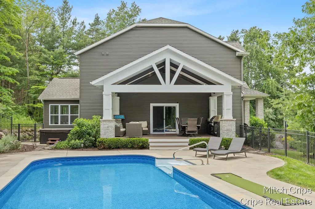 5050 Tiamo Lane NE Cannon Township MI 49341