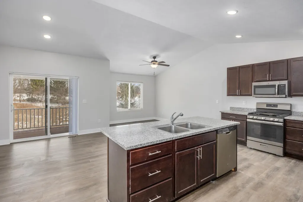 1368 S Village Circle Oshtemo Charter Township MI 49009