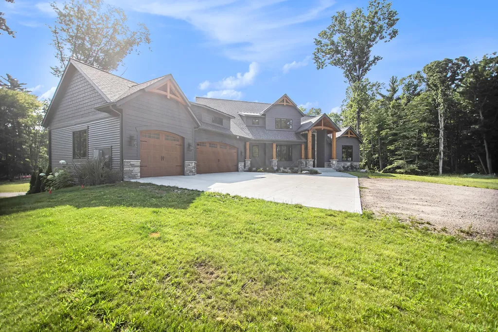 10894 Garfield Street Crockery Township MI 49404