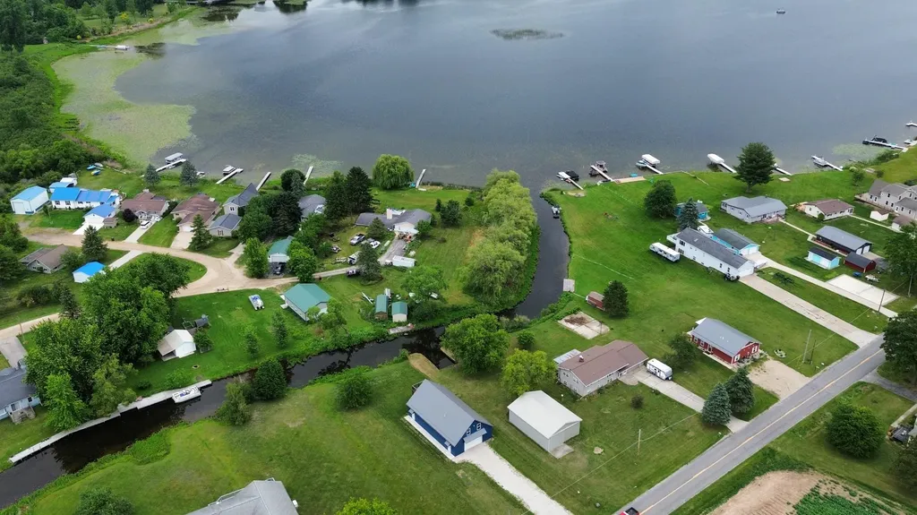 91 Dickerson View SW Douglass Township MI 48888