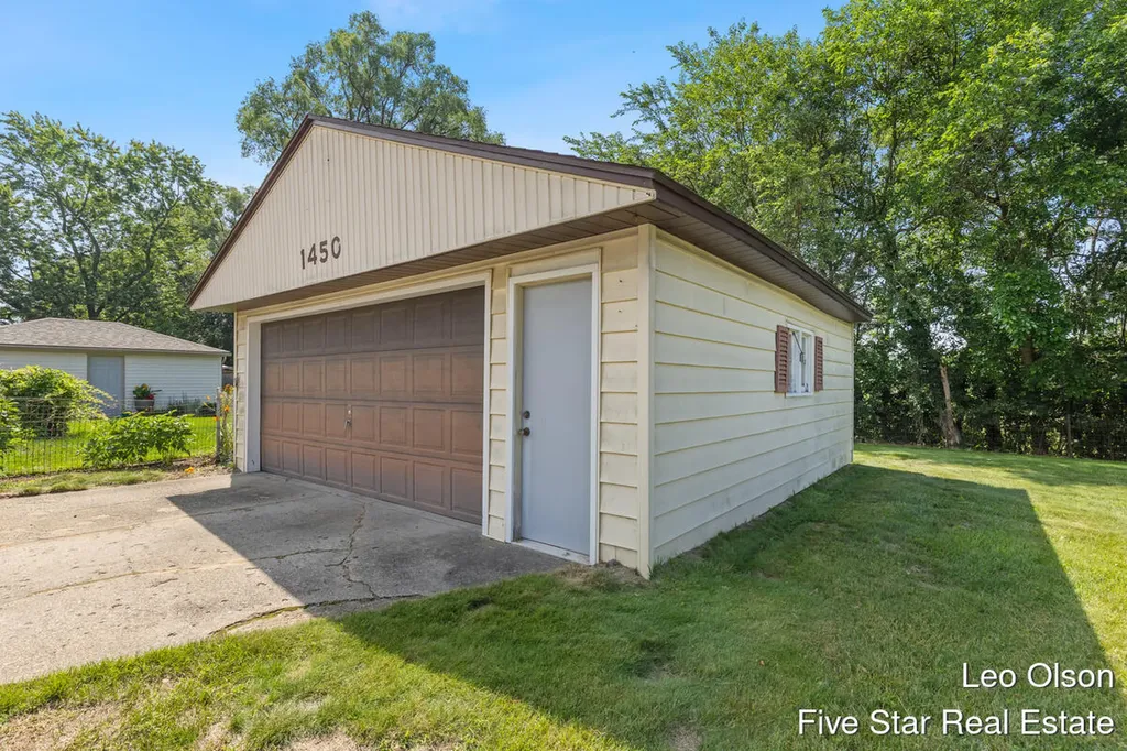 1450 Blanchard Street SW Wyoming City MI 49509