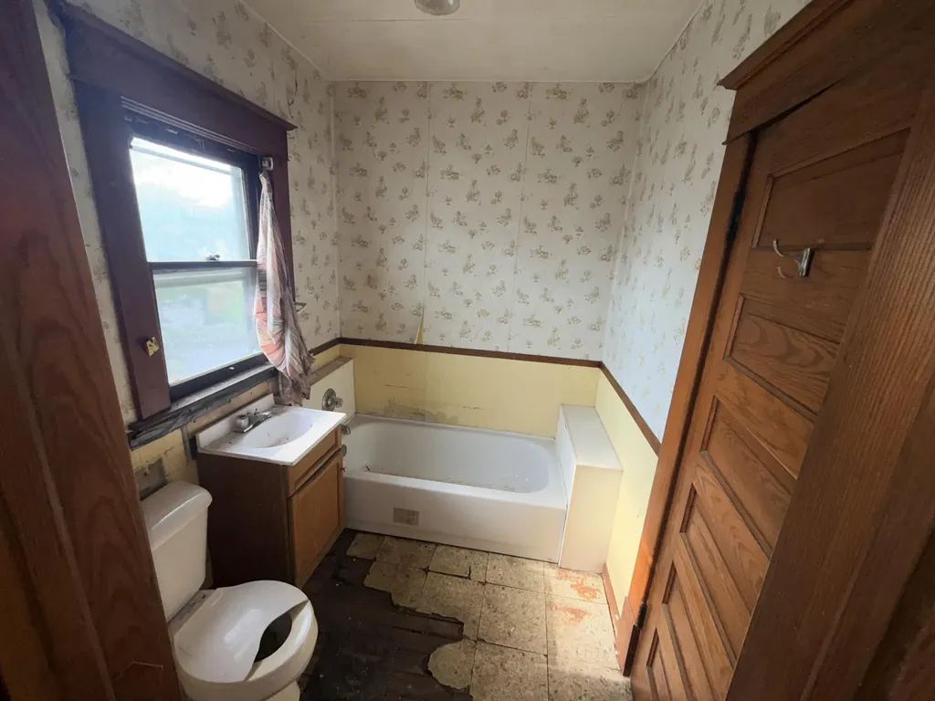 655 Dolbee Avenue SE Grand Rapids City MI 49506