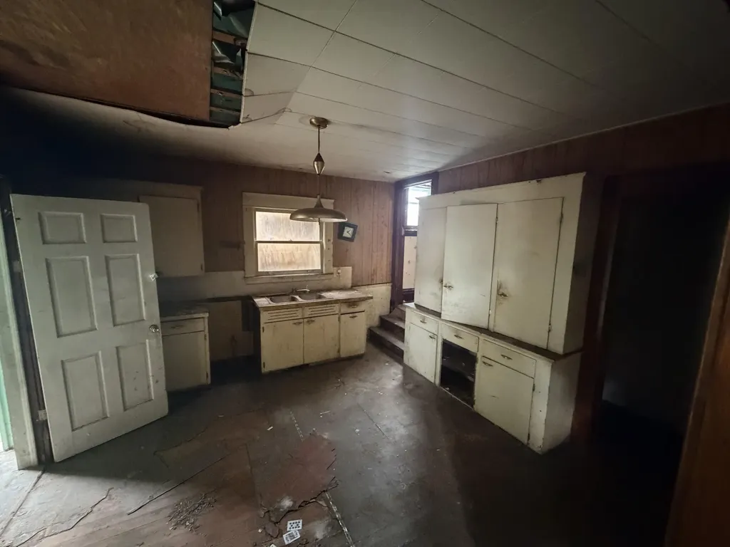 655 Dolbee Avenue SE Grand Rapids City MI 49506