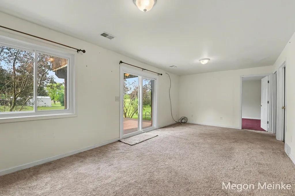 105 Pineview Drive Belding City MI 48809