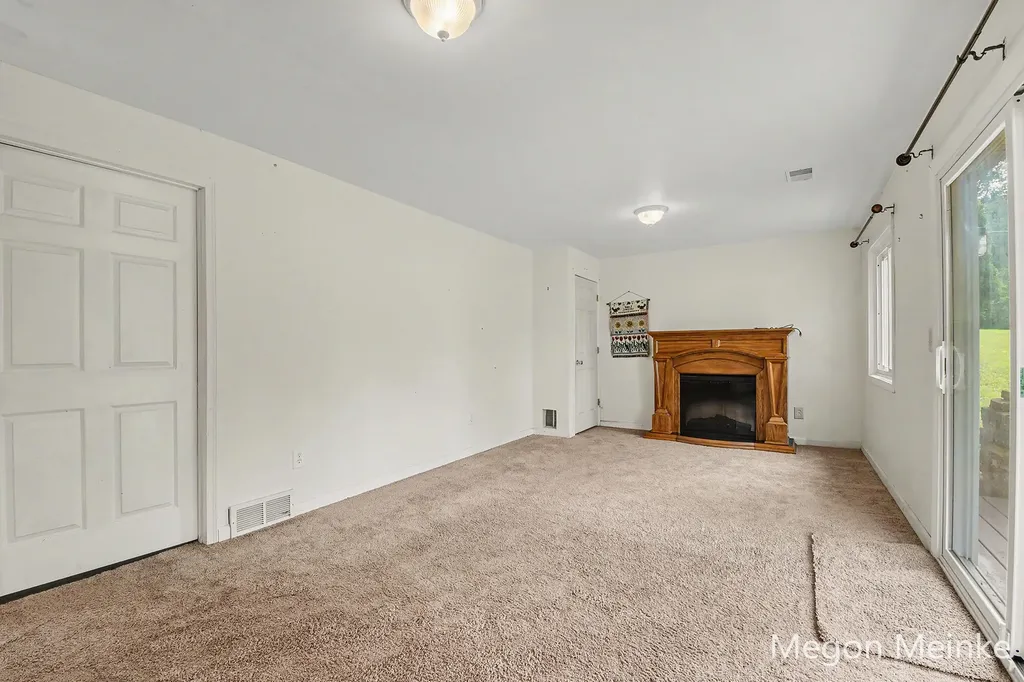 105 Pineview Drive Belding City MI 48809