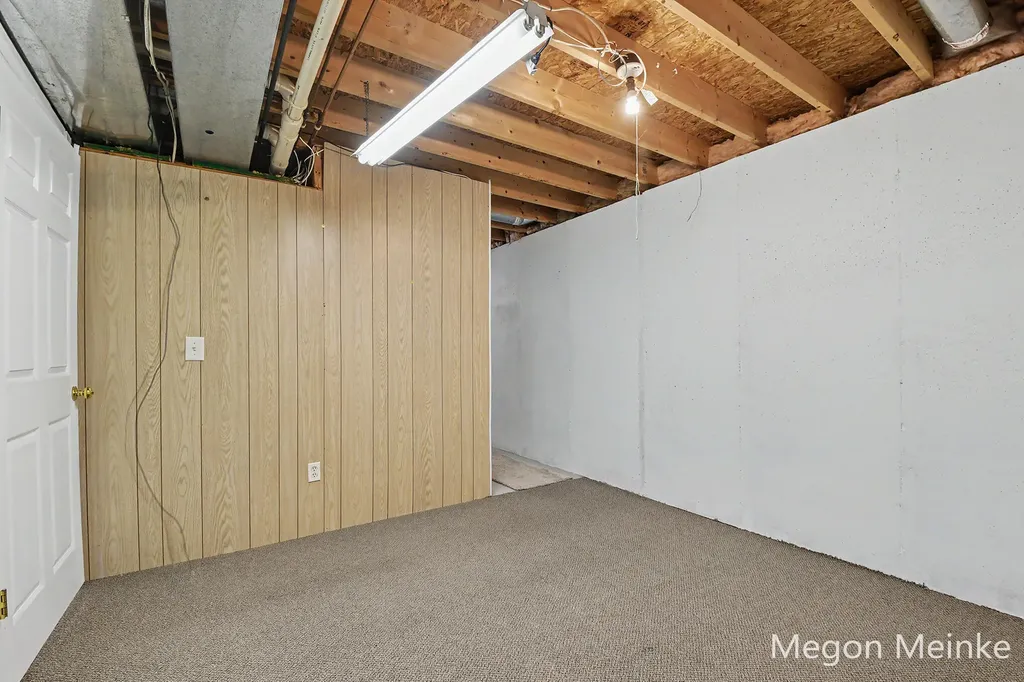 105 Pineview Drive Belding City MI 48809
