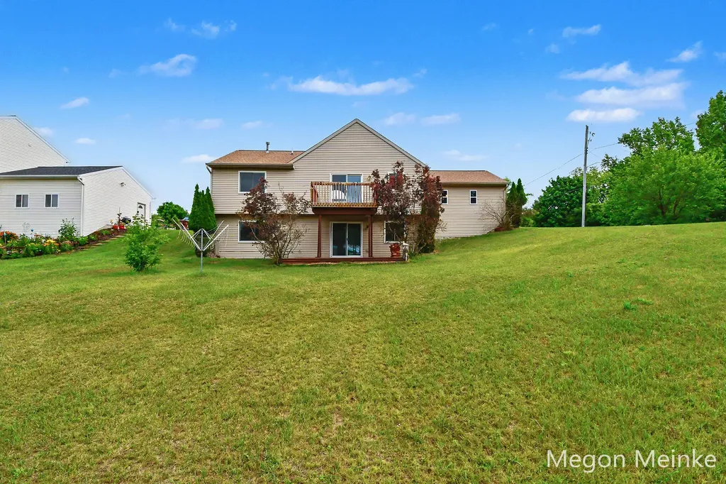 105 Pineview Drive Belding City MI 48809