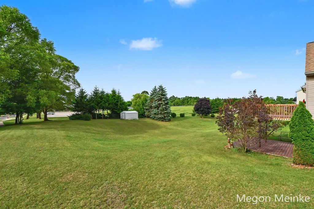105 Pineview Drive Belding City MI 48809