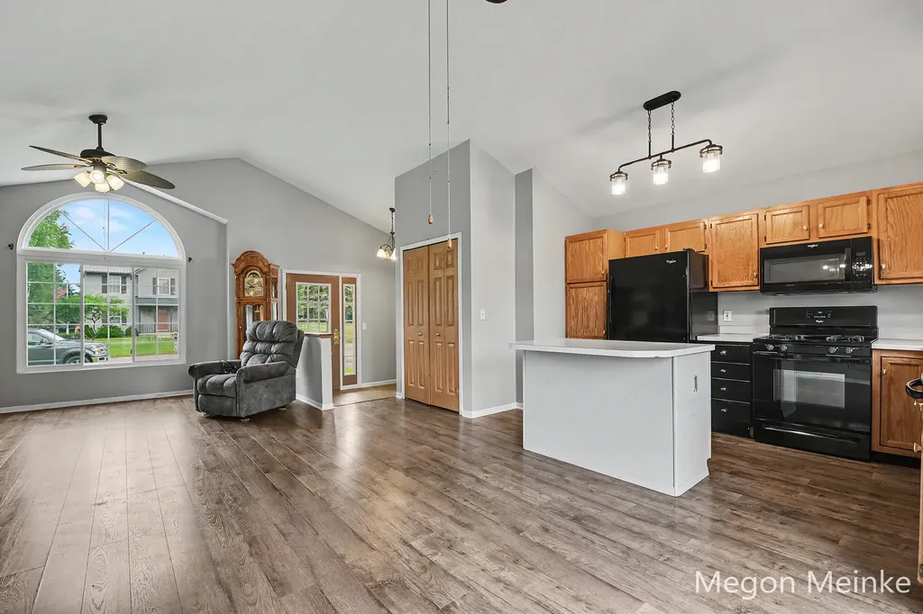 105 Pineview Drive Belding City MI 48809