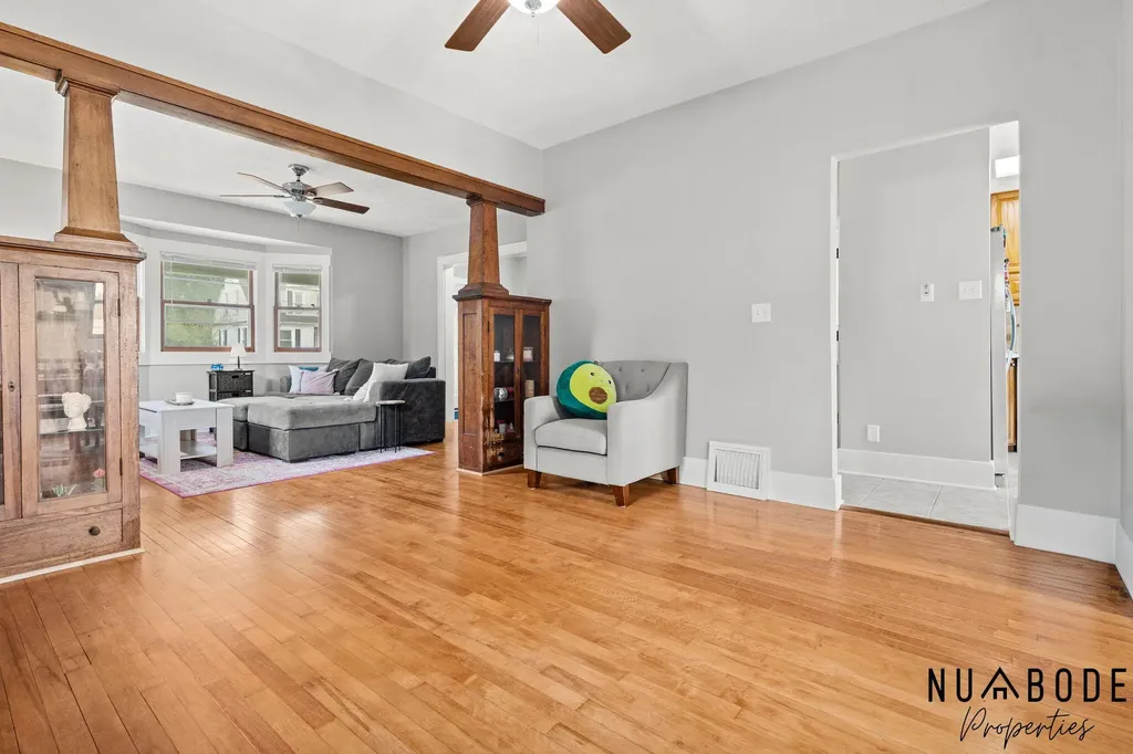 933 Crescent Street NE Grand Rapids City MI 49503