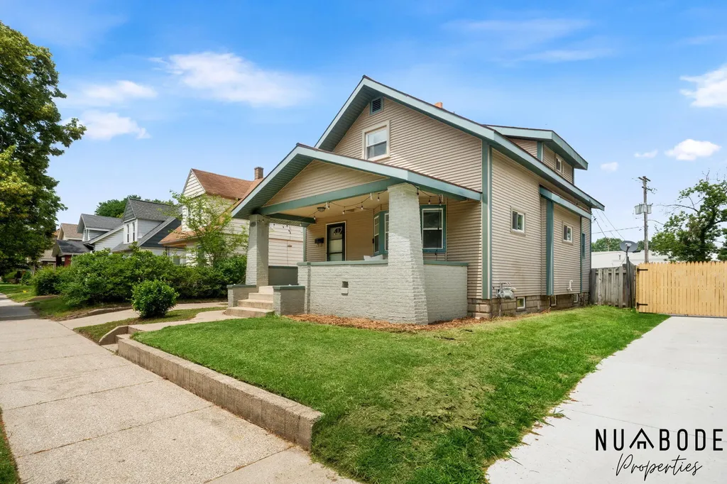 933 Crescent Street NE Grand Rapids City MI 49503
