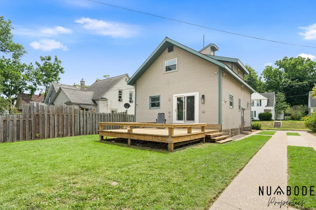 933 Crescent Street NE Grand Rapids City MI 49503