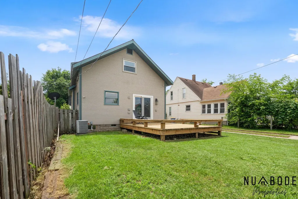 933 Crescent Street NE Grand Rapids City MI 49503