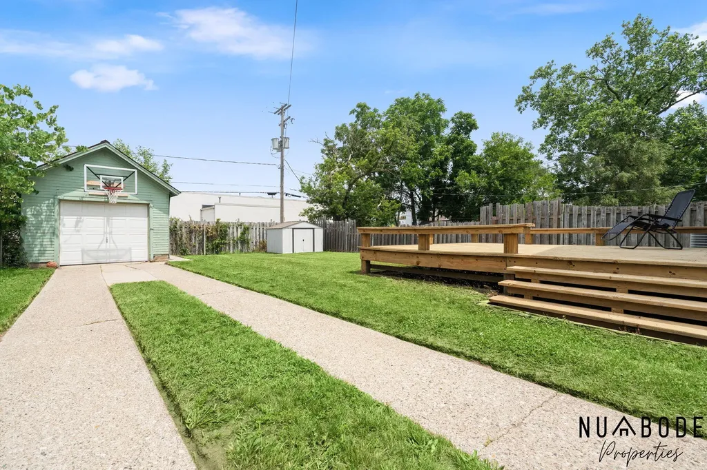 933 Crescent Street NE Grand Rapids City MI 49503