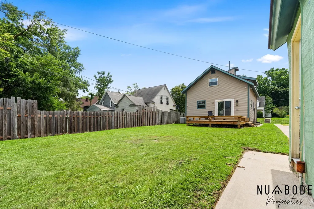 933 Crescent Street NE Grand Rapids City MI 49503