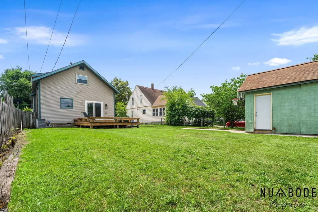 933 Crescent Street NE Grand Rapids City MI 49503