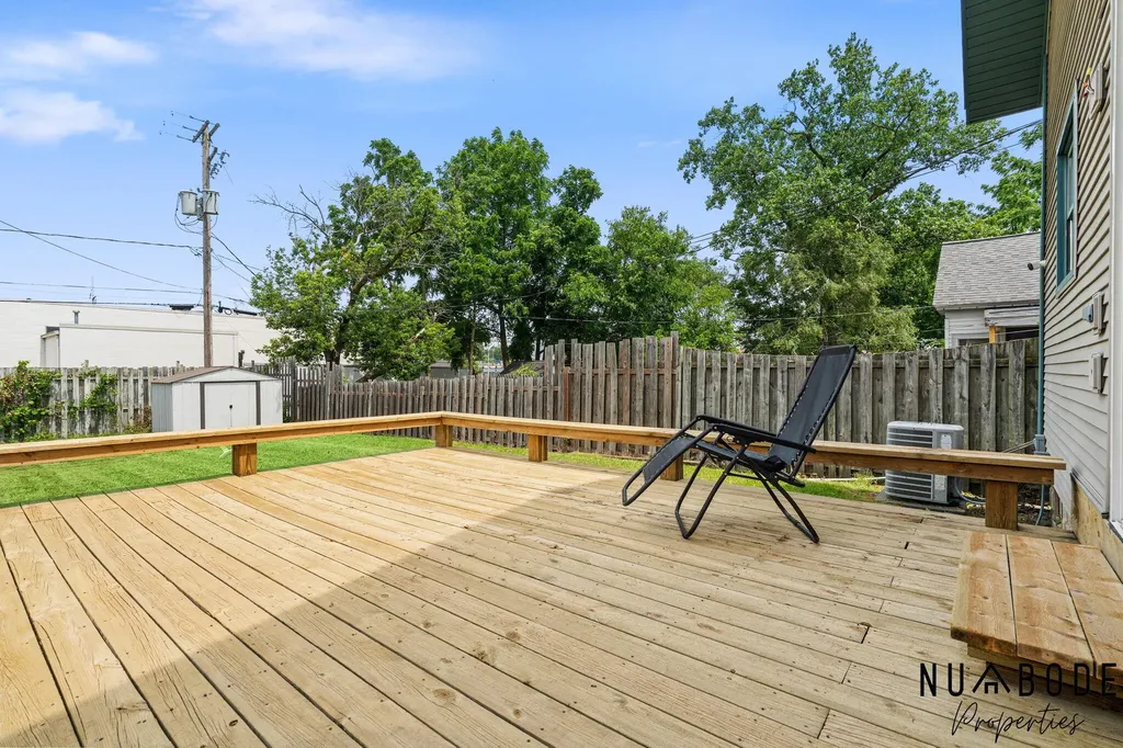 933 Crescent Street NE Grand Rapids City MI 49503