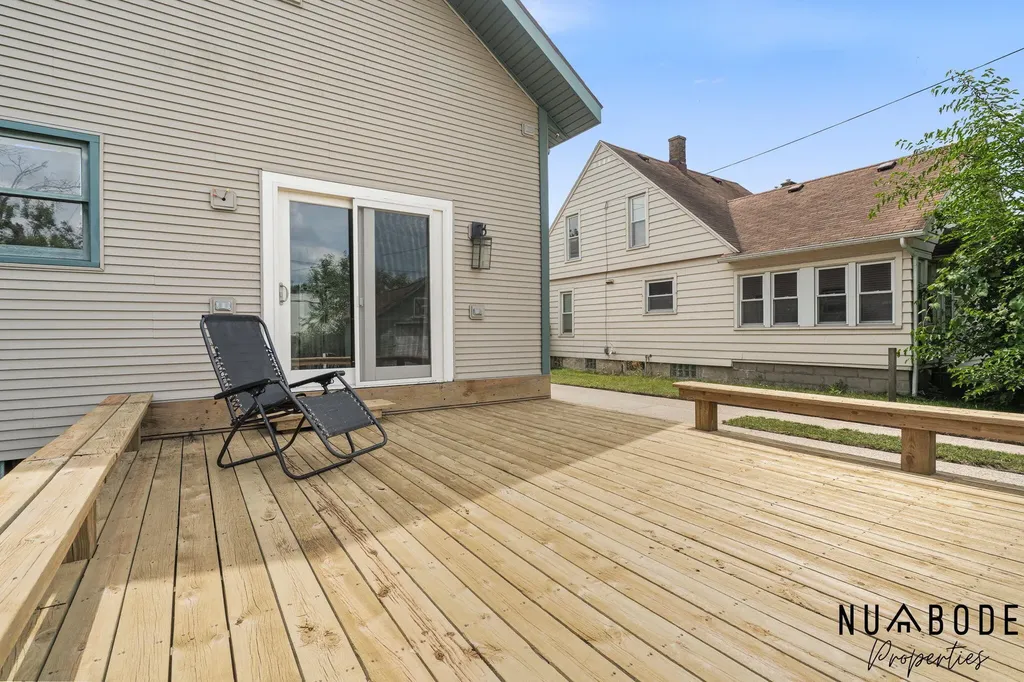 933 Crescent Street NE Grand Rapids City MI 49503