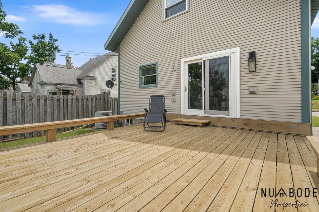 933 Crescent Street NE Grand Rapids City MI 49503