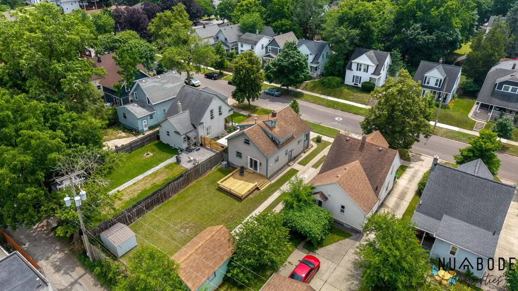 933 Crescent Street NE Grand Rapids City MI 49503