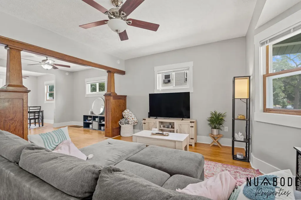 933 Crescent Street NE Grand Rapids City MI 49503
