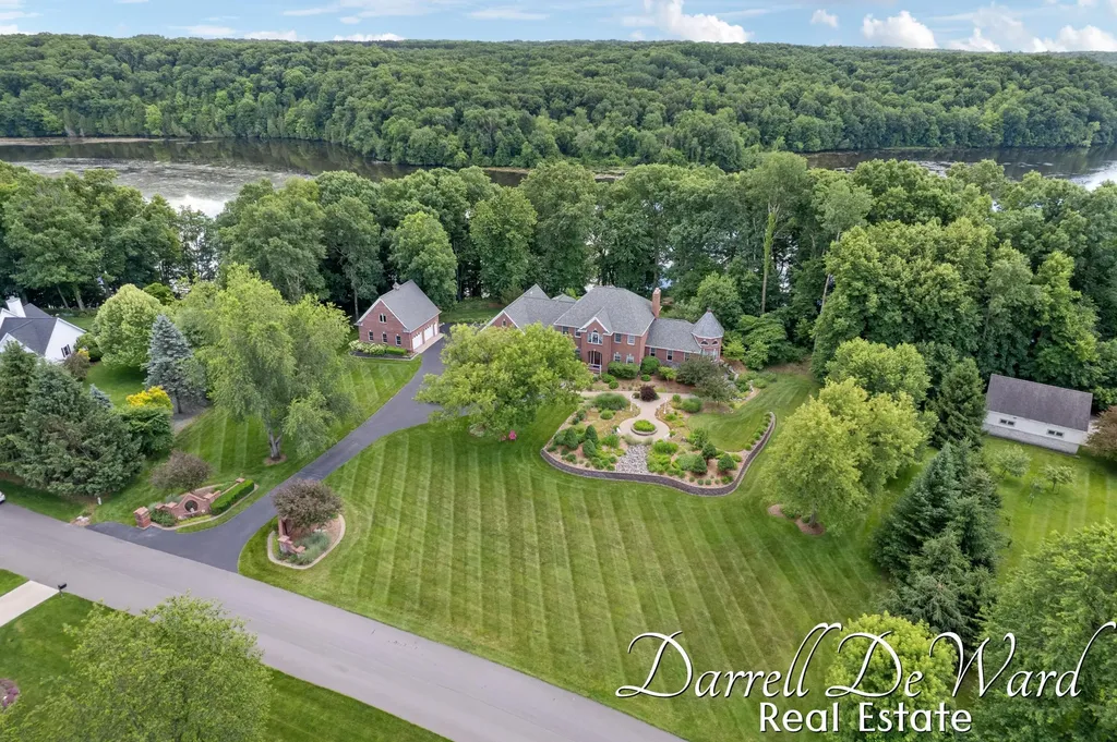 13850 Thompson Drive NE Vergennes Township MI 49331