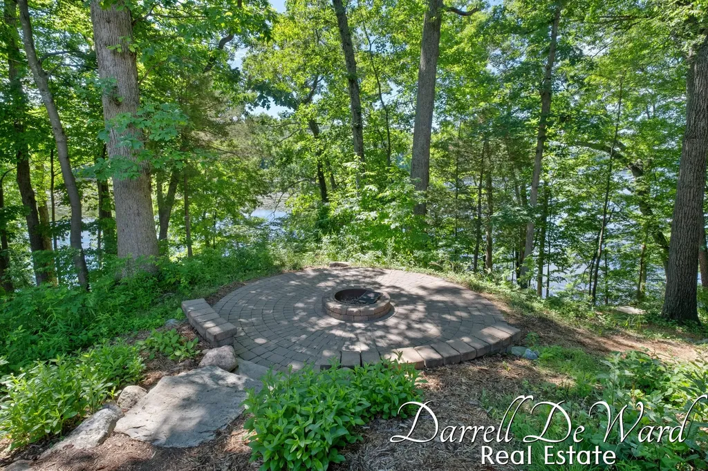 13850 Thompson Drive NE Vergennes Township MI 49331