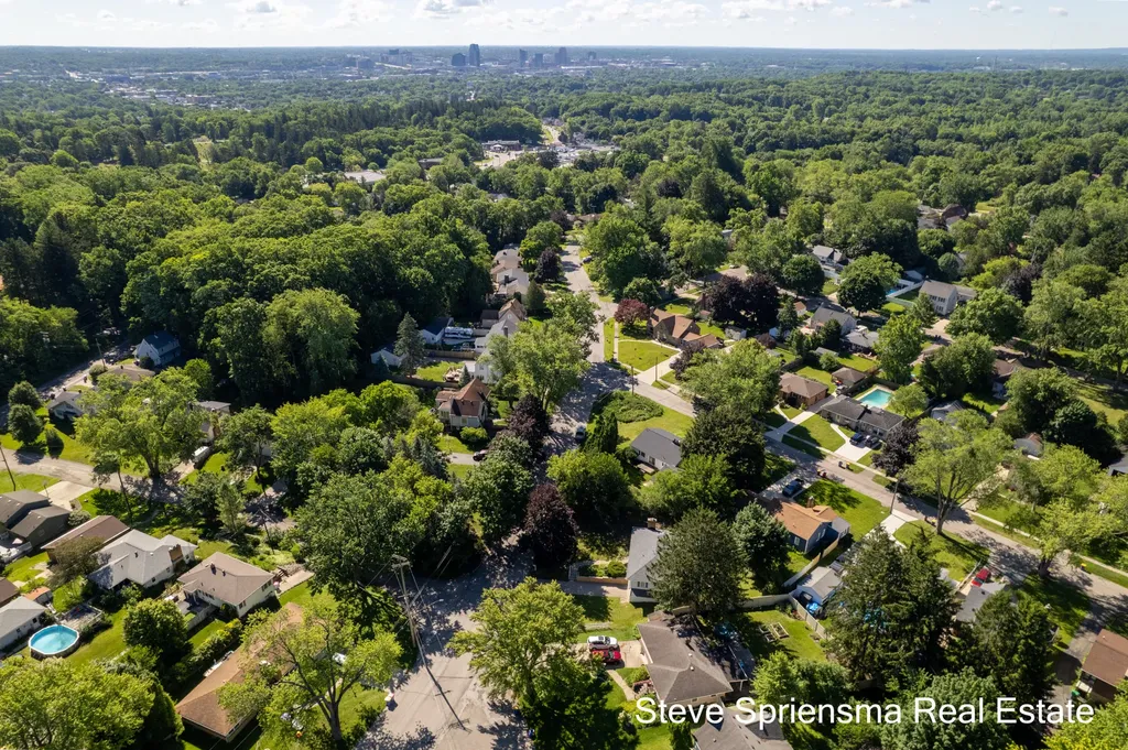 1355 Derby Drive NW Grand Rapids City MI 49504