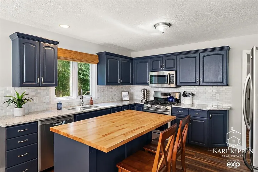 8150 Country Pine Drive SE Caledonia Township MI 49302