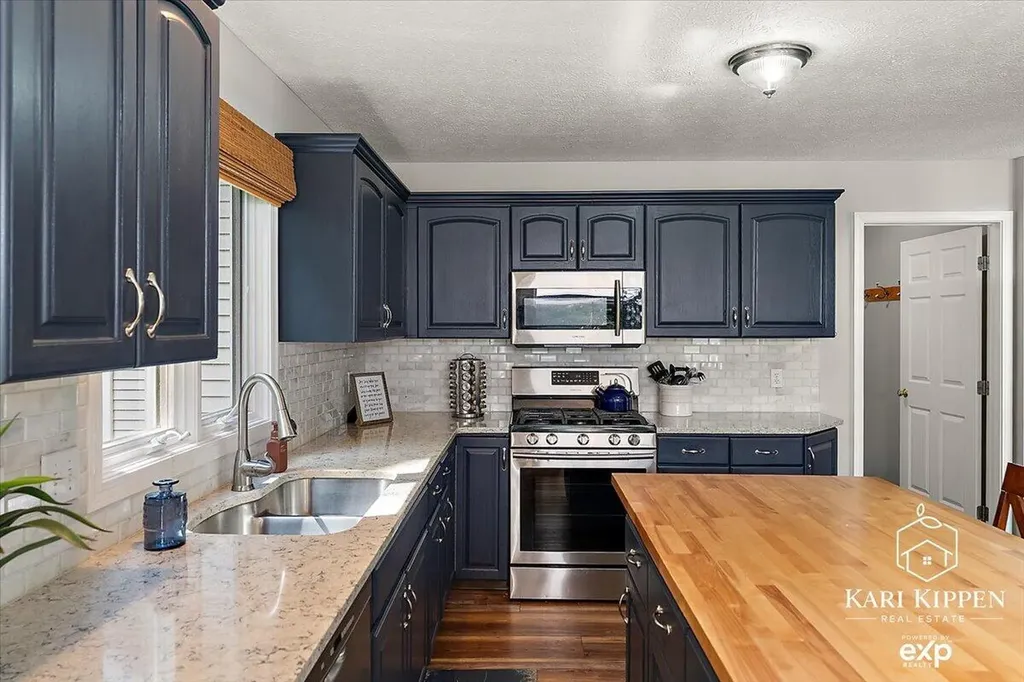 8150 Country Pine Drive SE Caledonia Township MI 49302