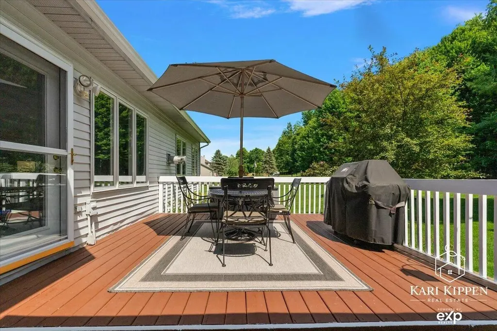 8150 Country Pine Drive SE Caledonia Township MI 49302