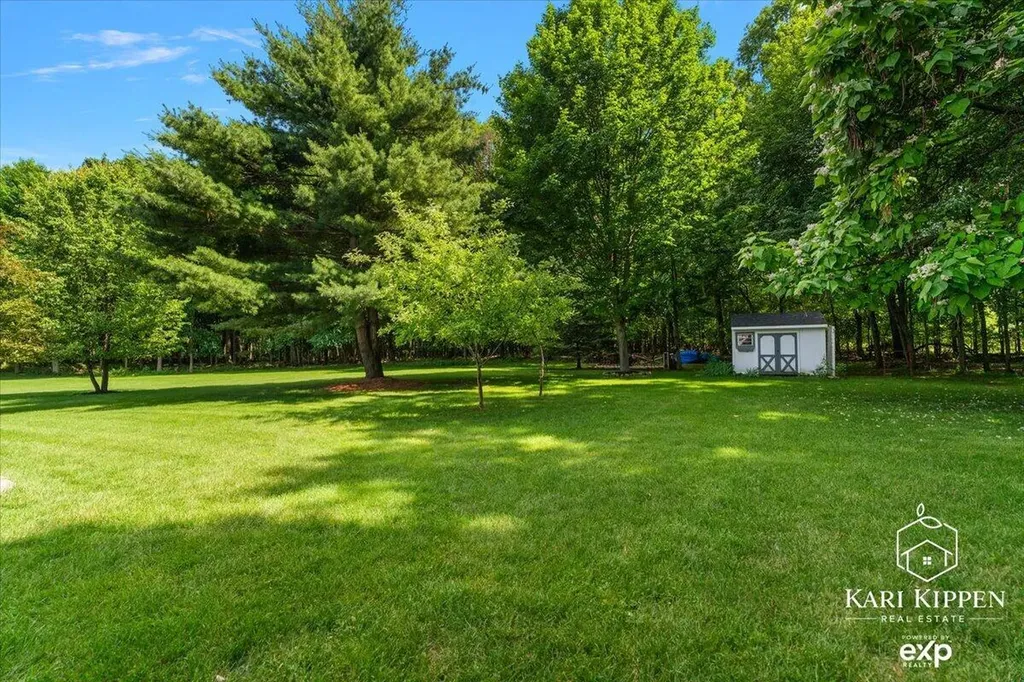 8150 Country Pine Drive SE Caledonia Township MI 49302