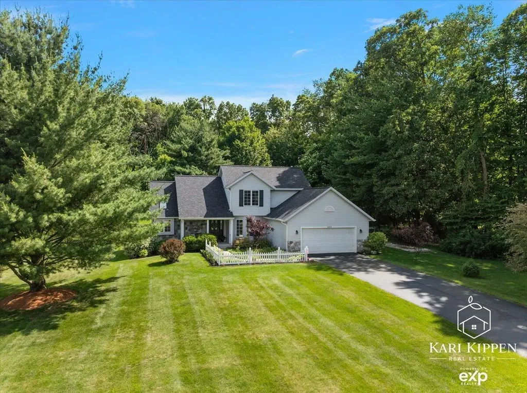 8150 Country Pine Drive SE Caledonia Township MI 49302