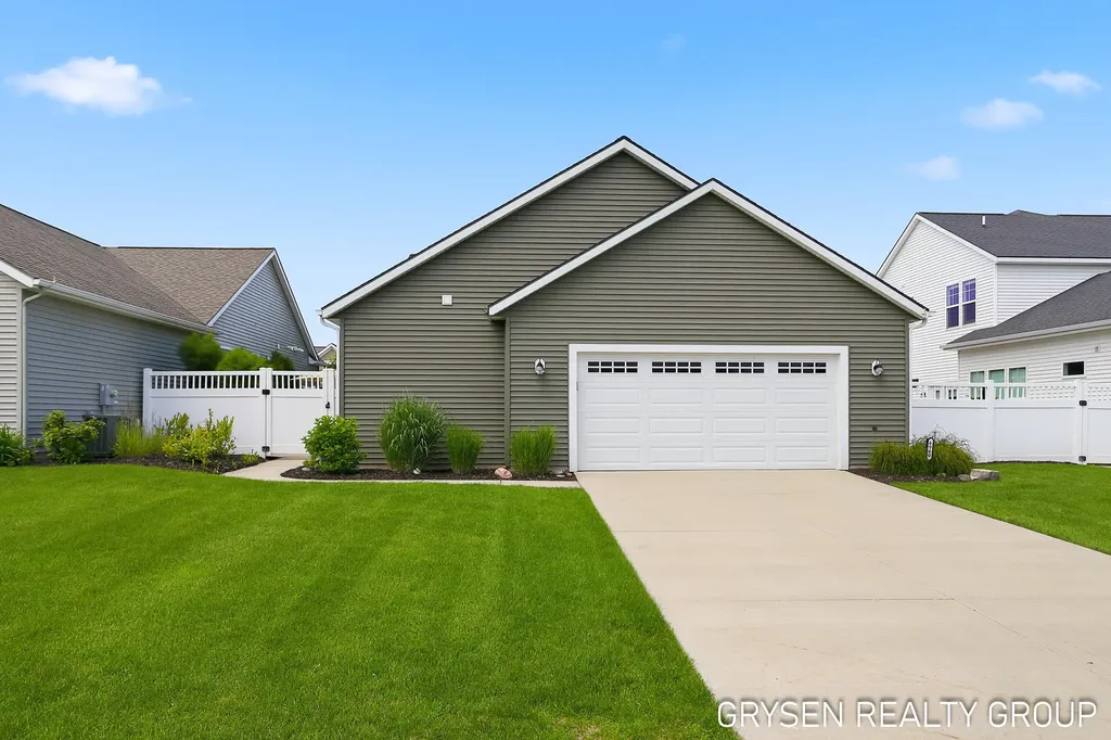 6960 E Cottage Lane Cannon Township MI 49341
