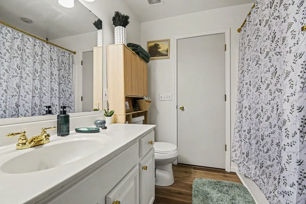 859 Summer Creek Court SE Kentwood City MI 49508
