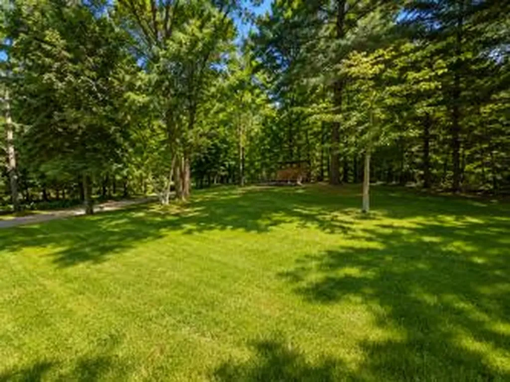 15295 E B Avenue Ross Township MI 49012