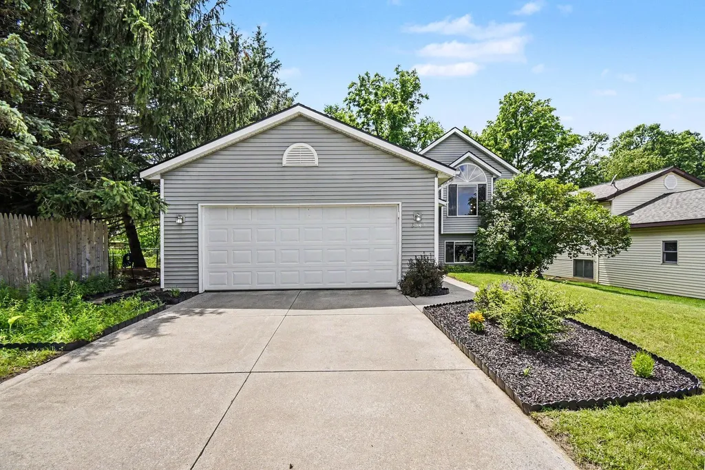 3540 Breezewood Drive SE Kentwood City MI 49512