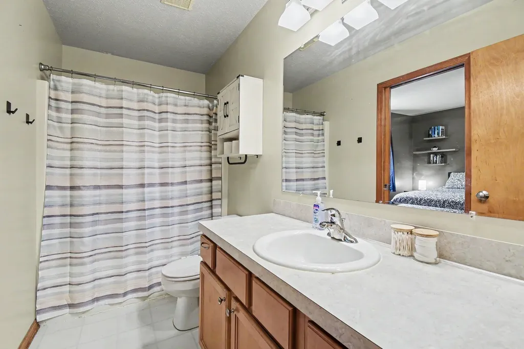 3540 Breezewood Drive SE Kentwood City MI 49512