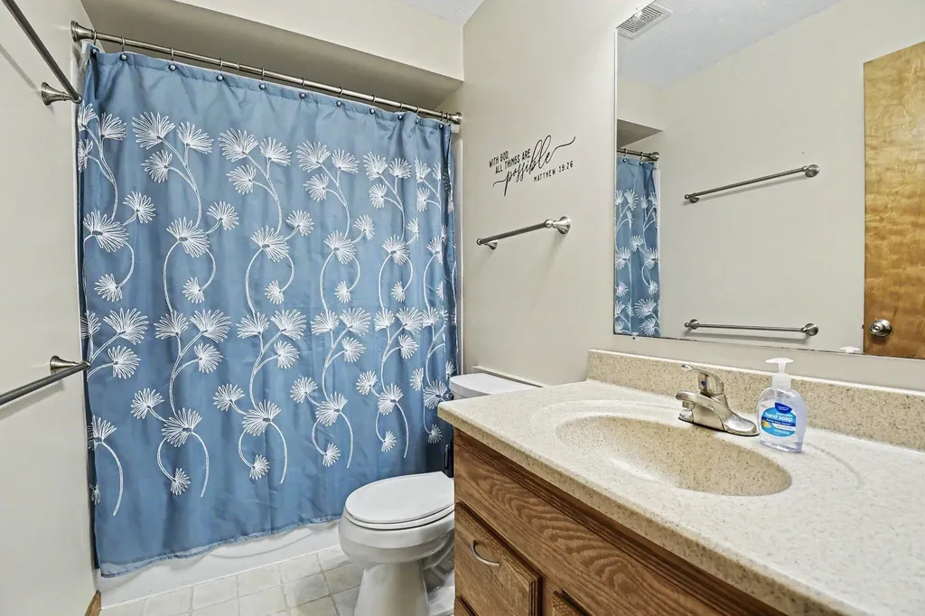 3540 Breezewood Drive SE Kentwood City MI 49512