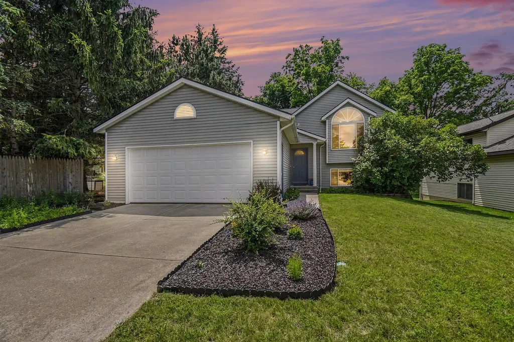 3540 Breezewood Drive SE Kentwood City MI 49512