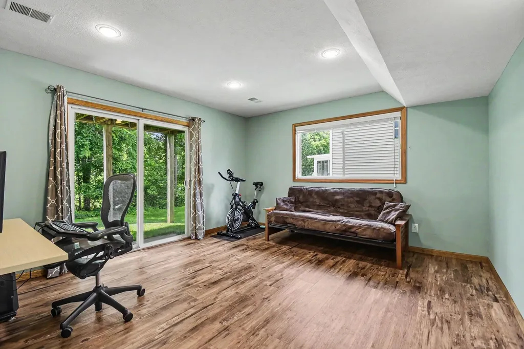 3540 Breezewood Drive SE Kentwood City MI 49512