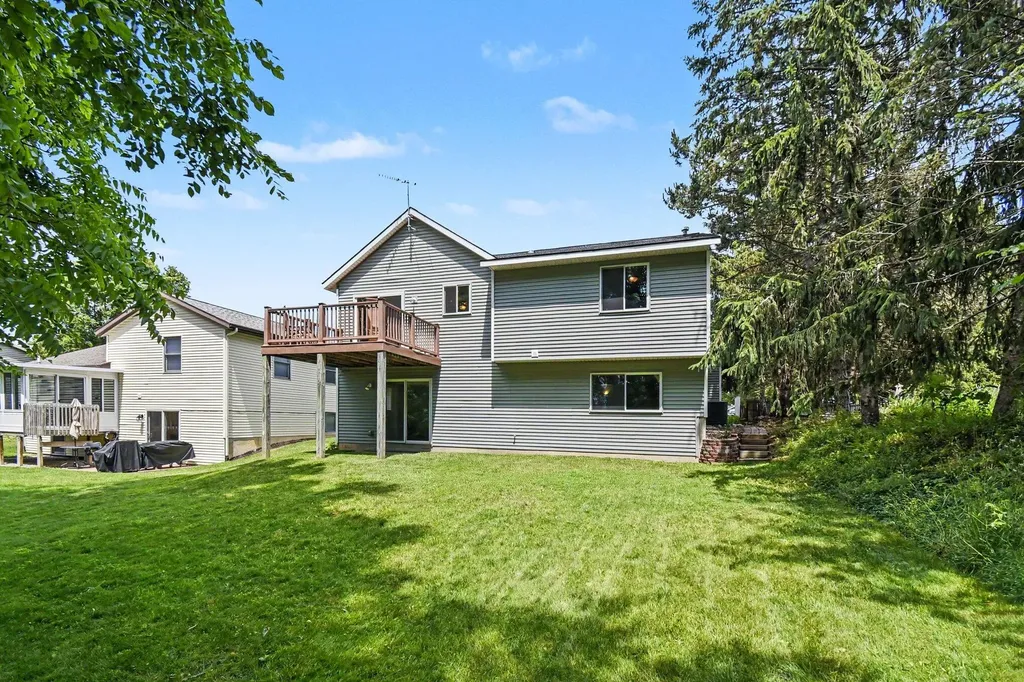 3540 Breezewood Drive SE Kentwood City MI 49512