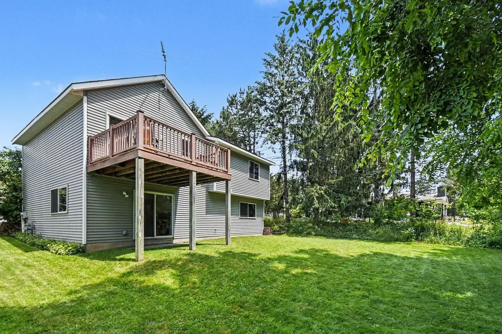 3540 Breezewood Drive SE Kentwood City MI 49512