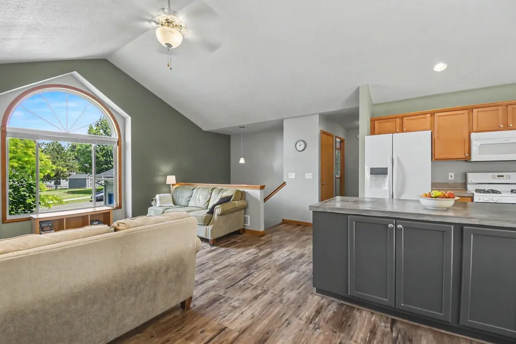 3540 Breezewood Drive SE Kentwood City MI 49512