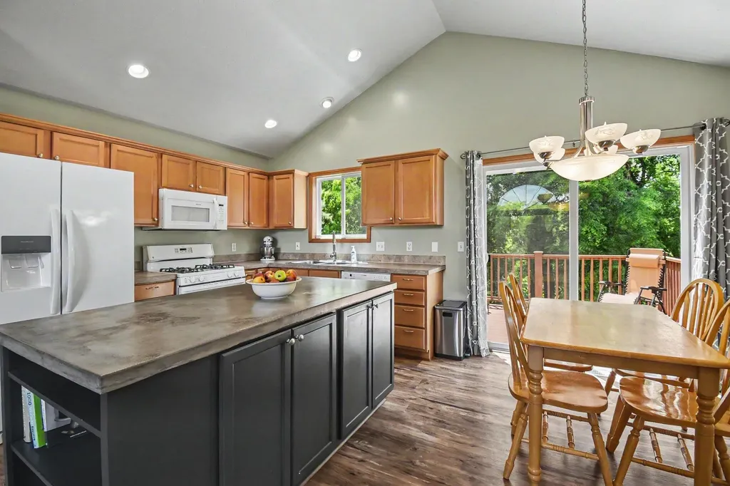 3540 Breezewood Drive SE Kentwood City MI 49512